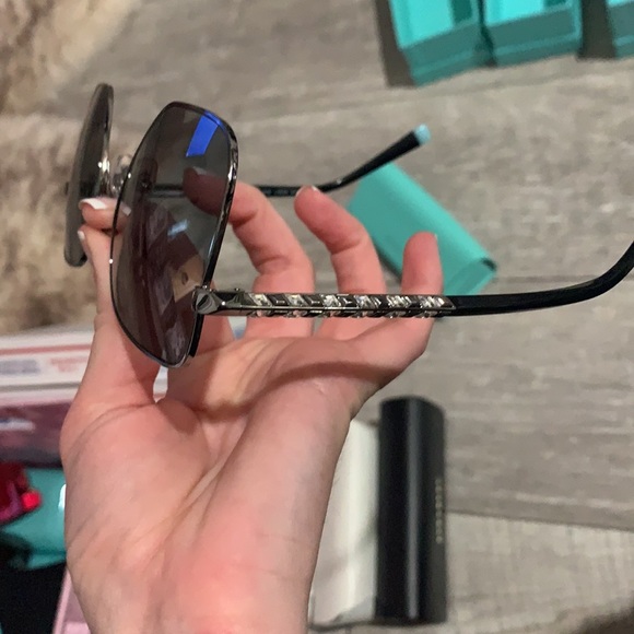 Amazing Tiffany Sunglasses 💔 - Picture 4 of 15